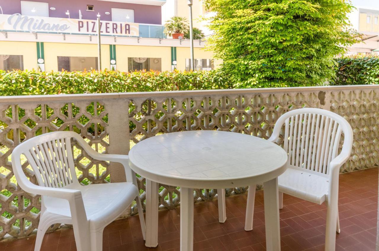 Clara Villa Bibione Bagian luar foto